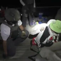 Israeli sailors seize Gaza 'relief flotilla' (VIDEOS)