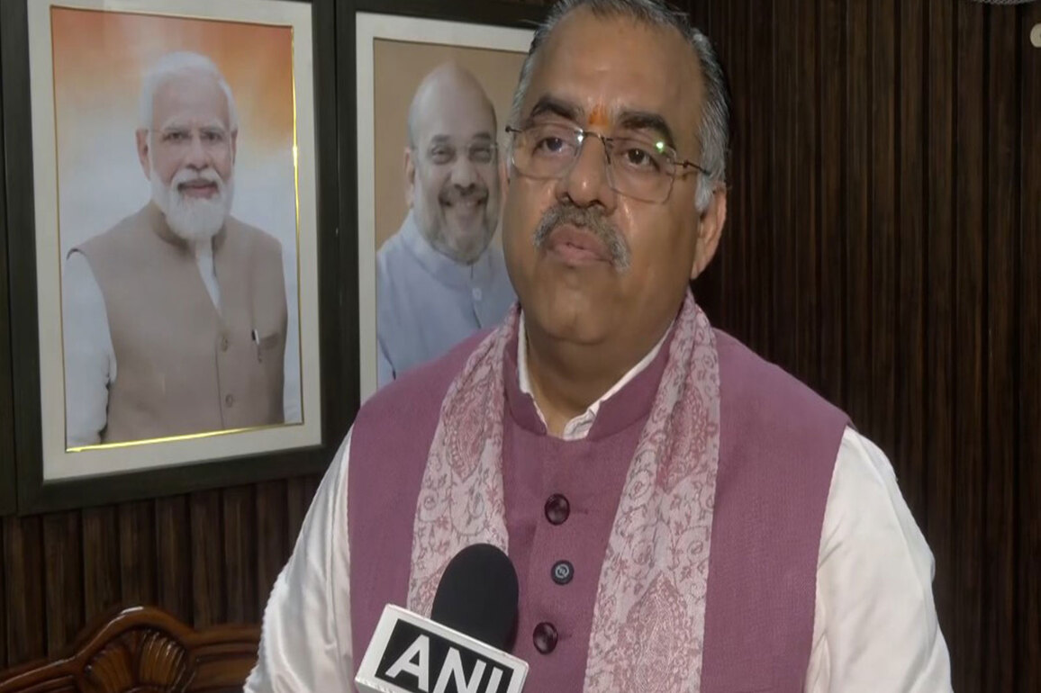 "Kings of lying": BJP's Tarun Chugh takes dig at RJD's govt job guarantee, recalls time of "jungle raaj"