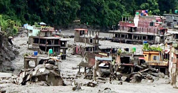 Minutes to spare: How fast-thinking teachers saved 400 students from Nepal's deadly flood