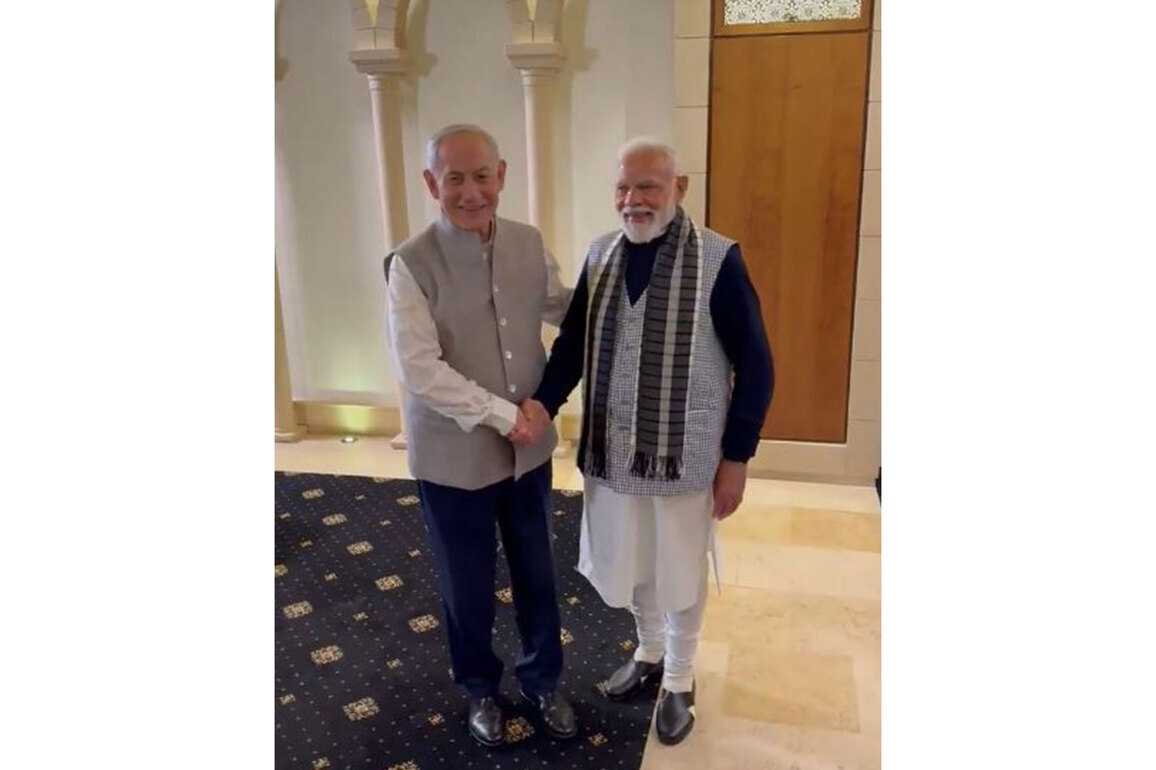 Israeli PM Netanyahu wears traditional Indian attire ahead of joint dinner with PM Modi