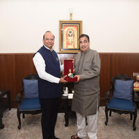 L-G Vinai Kumar Saxena meets Nitin Gadkari; highlights road connectivity, infrastructure strengthening projects in Ladakh