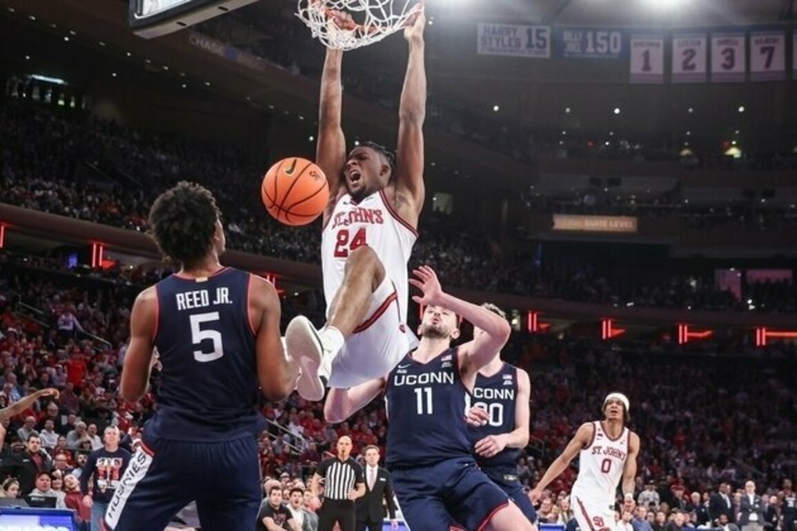 No. 10 St. John's completes sweep of struggling UConn