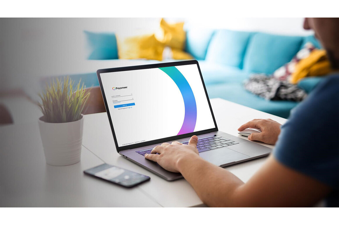 What are cross-border payments? How B2B businesses can use Payoneer for global transactions