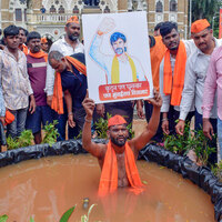 MVA extends solidarity as Manoj Jarange Patil's fast to enter 4th day; Mahayuti accuses oppn of "politicising" quota issue