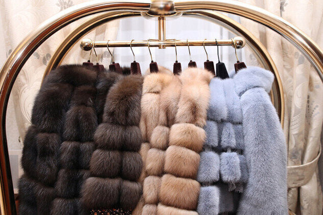 EU lifts sanctions on luxury Russian export