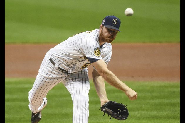 Reds, Brewers battling for playoff spot