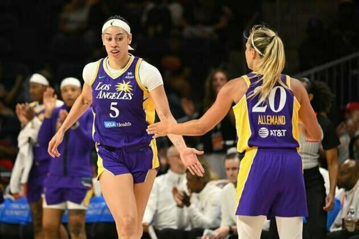 Dearica Hamby takes over late as Sparks handle Mystics