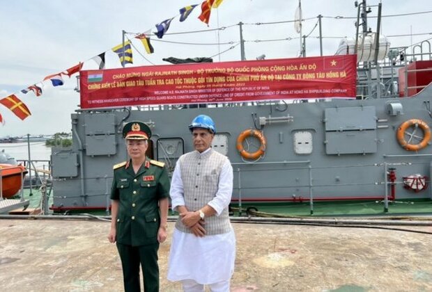 India hands over 12 high-speed guard boats to Vietnam