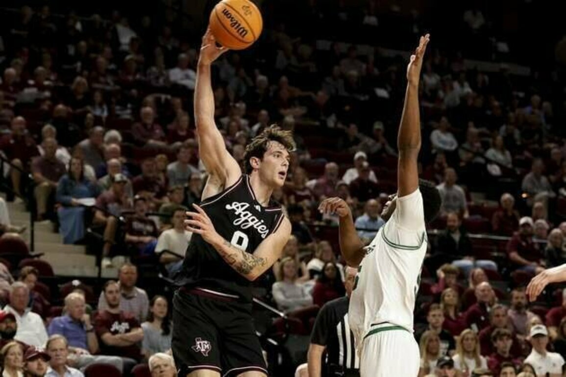 Ruben Dominguez hits Texas A&M-record 10 threes in win vs. Manhattan