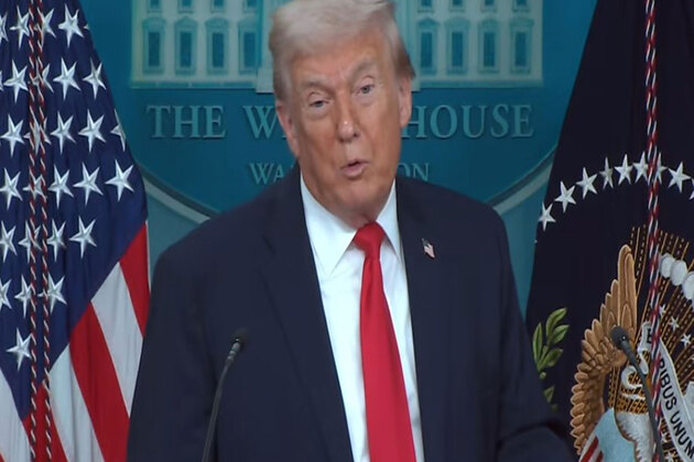 Trump indicates "involving" opposition leader Machado in Venezuela after she presented him her Nobel Peace Prize
