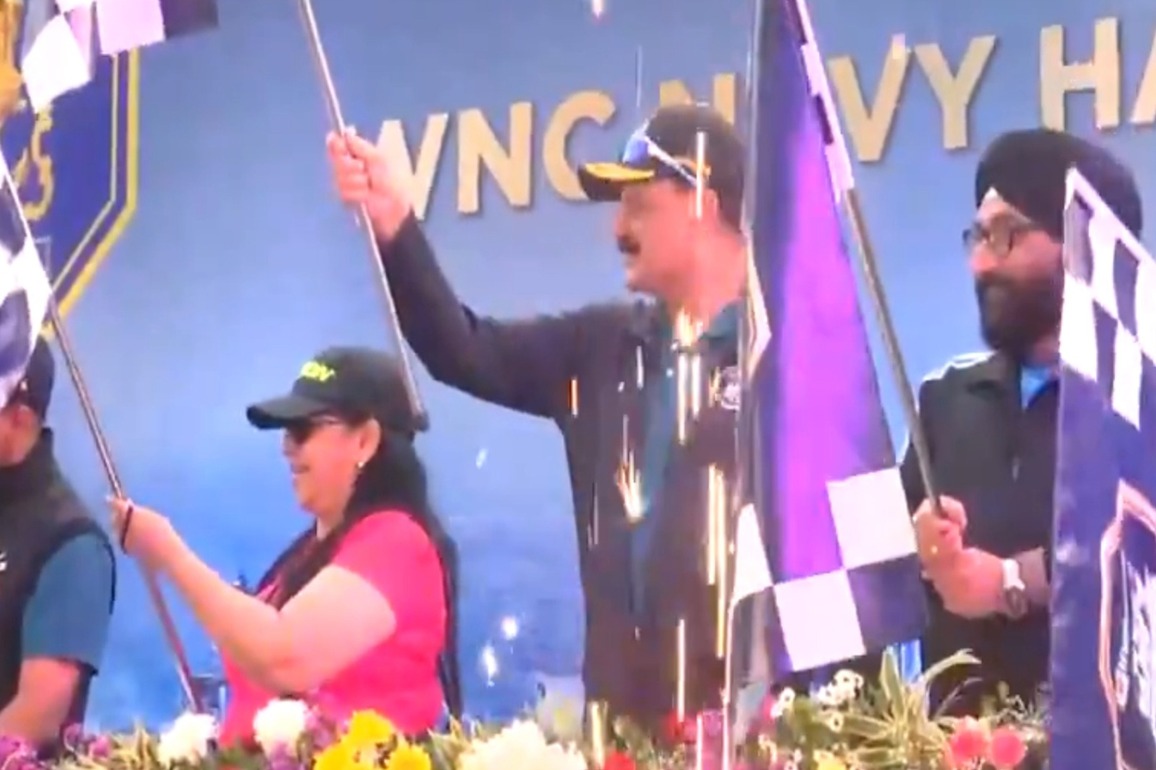 Admiral Dinesh K Tripathi flags off WNC Navy Half Marathon 2025 in Mumbai