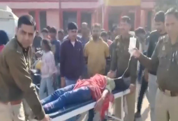 UP: 34 injured after tractor trolley overturns in Kasganj