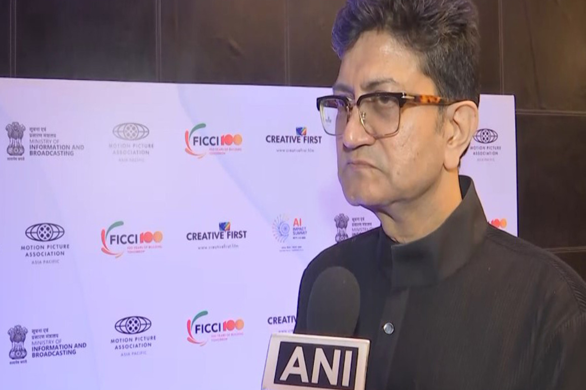 "AI is going to impact way humans work, work in future": Prasoon Joshi