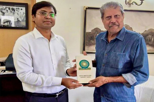 Kapil Dev meets Hockey India president Dilip Tirkey, lauds rise of Indian hockey talent