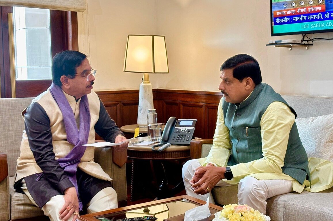 MP CM Mohan Yadav meets Union Minister Pralhad Joshi in New Delhi, discusses procurement of paddy, wheat