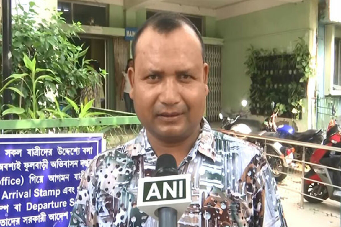 "Bangladesh needs her leadership now more than ever": Bangladeshi nationals at India border voice support for Sheikh Hasina amid unrest