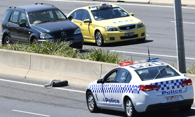 Five dead as plane crashes into Melbourne shopping centre Five dead as plane crashes into Melbourne shopping centre