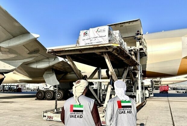 Beirut Airport receives 23rd relief plane carrying 35 tonnes of medical supplies as part of 'UAE stands with Lebanon'