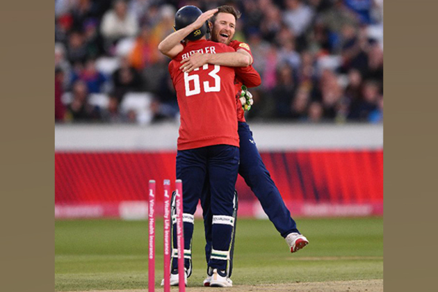 Dawson, Buttler shine as England beat West Indies by 21 runs in 1st T20I