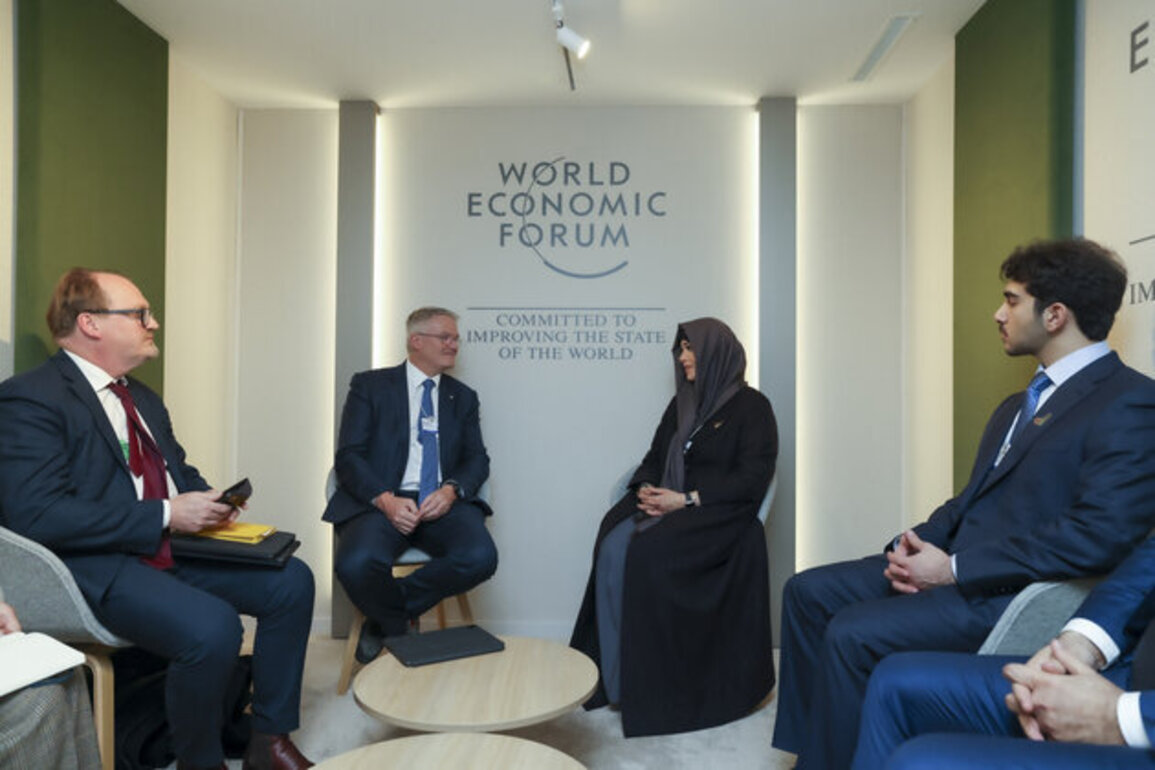 Latifa bint Mohammed meets OECD Secretary-General