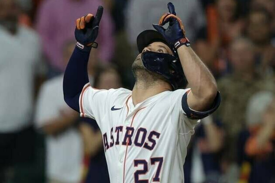 Astros take season series from Rangers, move back atop AL West
