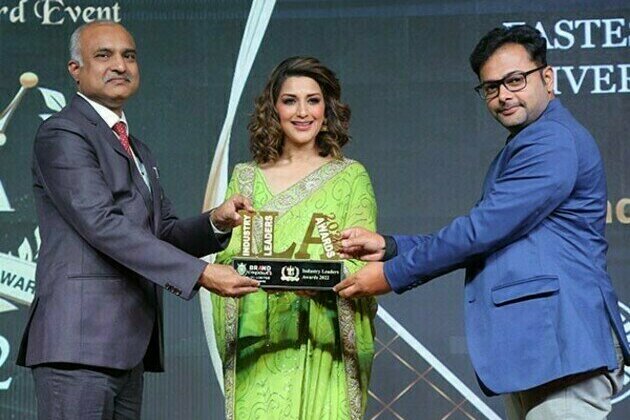 Sandip University receives the award for the Fastest Emerging University of India at ILA 2022