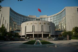 Update: China issues 10.06 trillion yuan in new loans in first four months