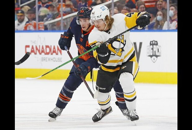 Connor McDavid's 4 points lead Oilers past Penguins