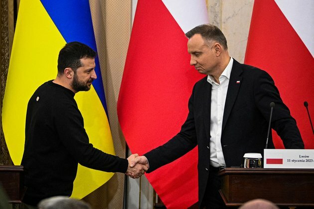 Poland to send western-made tanks to Ukraine president