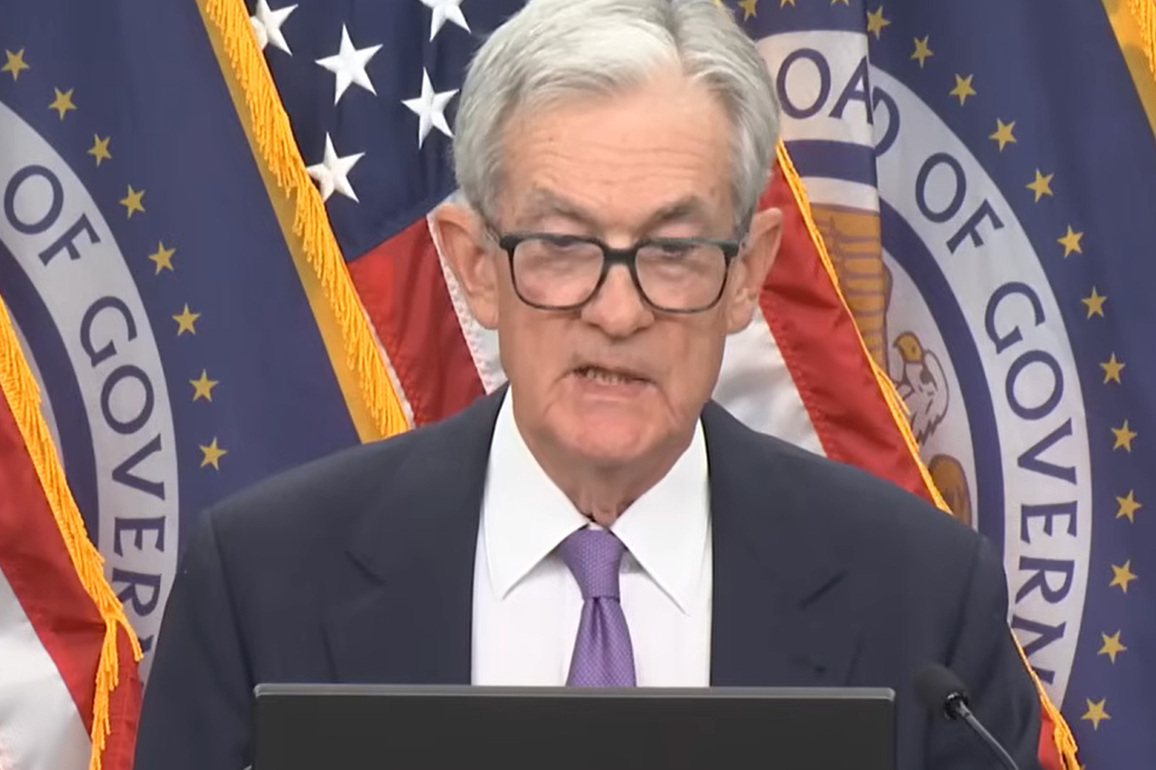 US Fed holds rates at 3.5%-3.75% amid dissent from four officials, flags Middle East tensions adding uncertainty