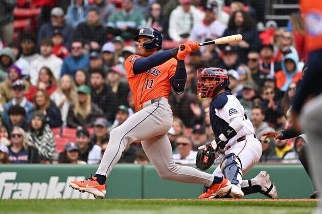 Cam Smith drives in 2 in 10th, Astros edge Red Sox