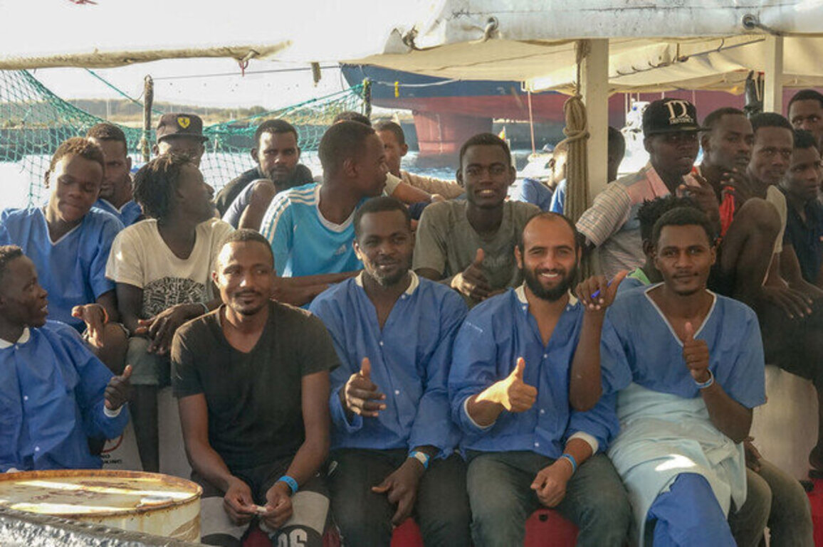 Spain to legalize half a million illegal migrants