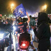 Fan violence and clashes with police erupt in Paris (VIDEOS)
