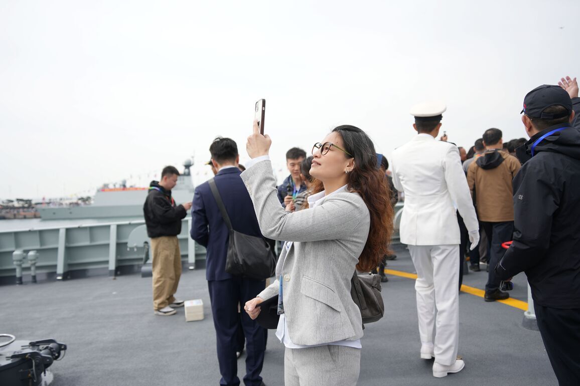CHINA-SHANDONG-QINGDAO-NAVY-ANNIVERSARY-OPEN-DAY EVENT-TAIWAN COMPATRIOTS (CN)