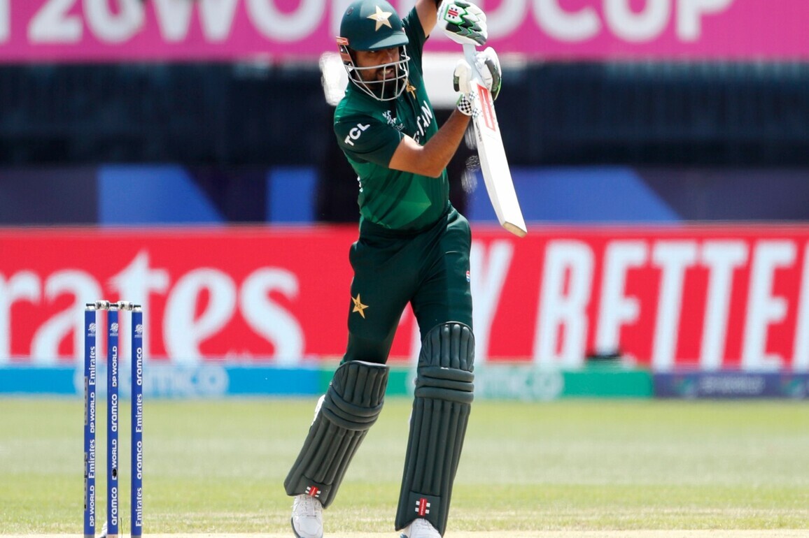 "He needs to hit boundaries early on": Ponting speaks on Babar Azam's scratchy 15 off 18 balls in T20 WC opener against Netherlands