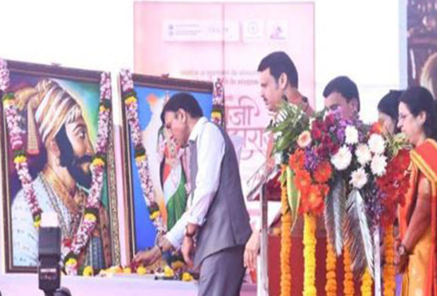 Pune: Mansukh Mandaviya & CM Fadnavis undertake 'Jai Shivaji Jai Bharat' Padyatra on Chhatrapati Shivaji Maharaj's Jayanti