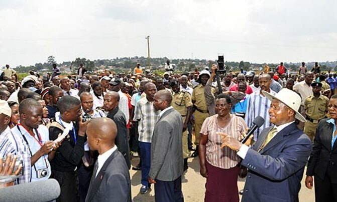 Museveni visits Namungoona inferno scene Museveni visits Namungoona inferno scene