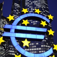 U.S. dollar slide continues, euro hits 16-year high