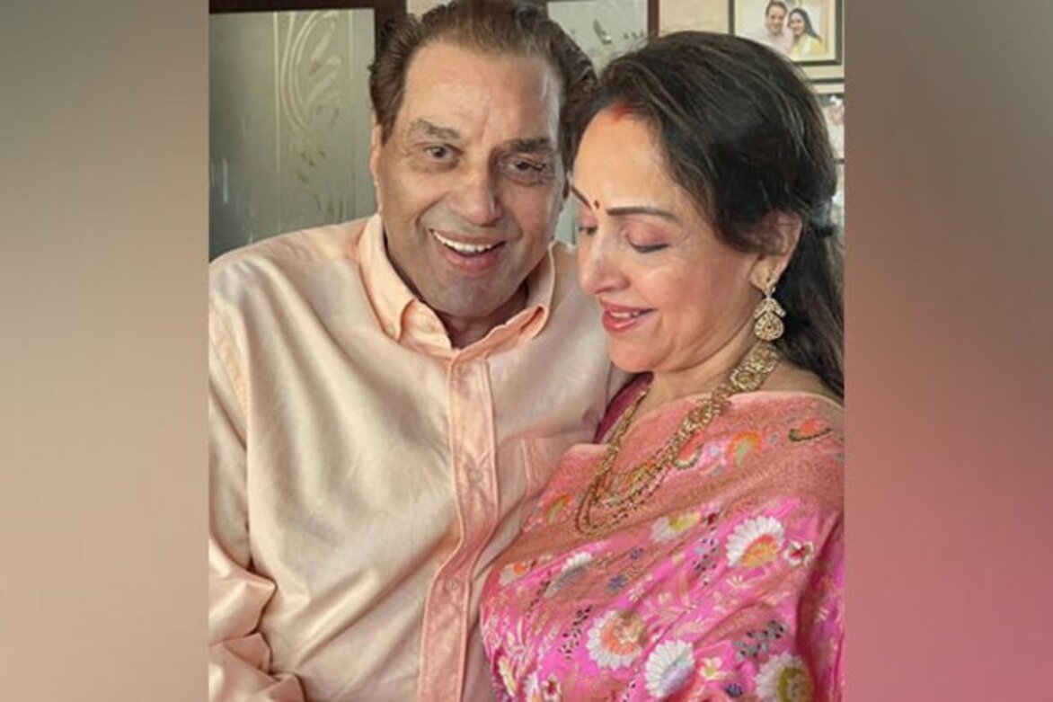 Hema Malini pens adorable birthday wish for husband Dharmendra