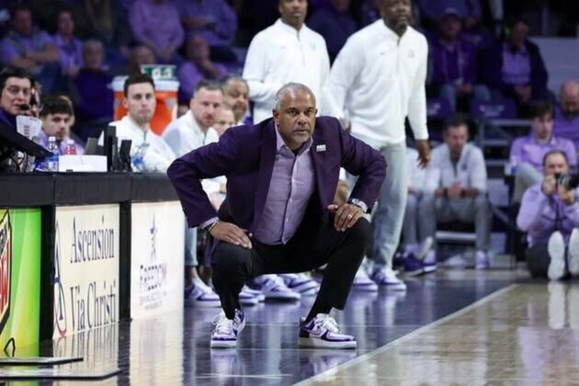 Dreadful season for Kansas State continues with visit from Cincinnati