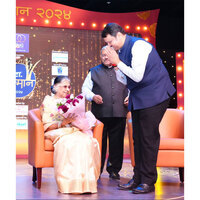 Devendra Fadnavis pays emotional tribute to veteran singer Suman Kalyanpuri
