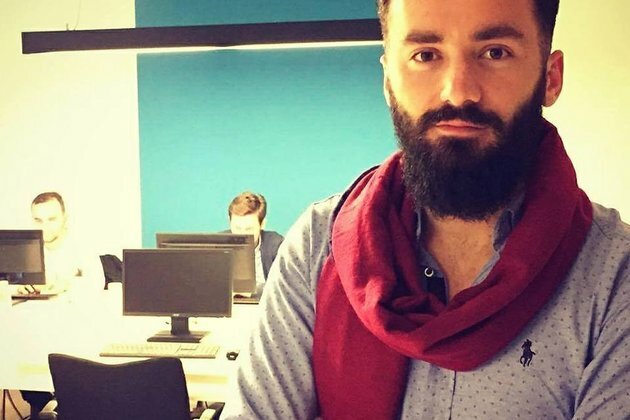 Bullets Shatter Window of Journalist&#039;s Car in Kosovo
