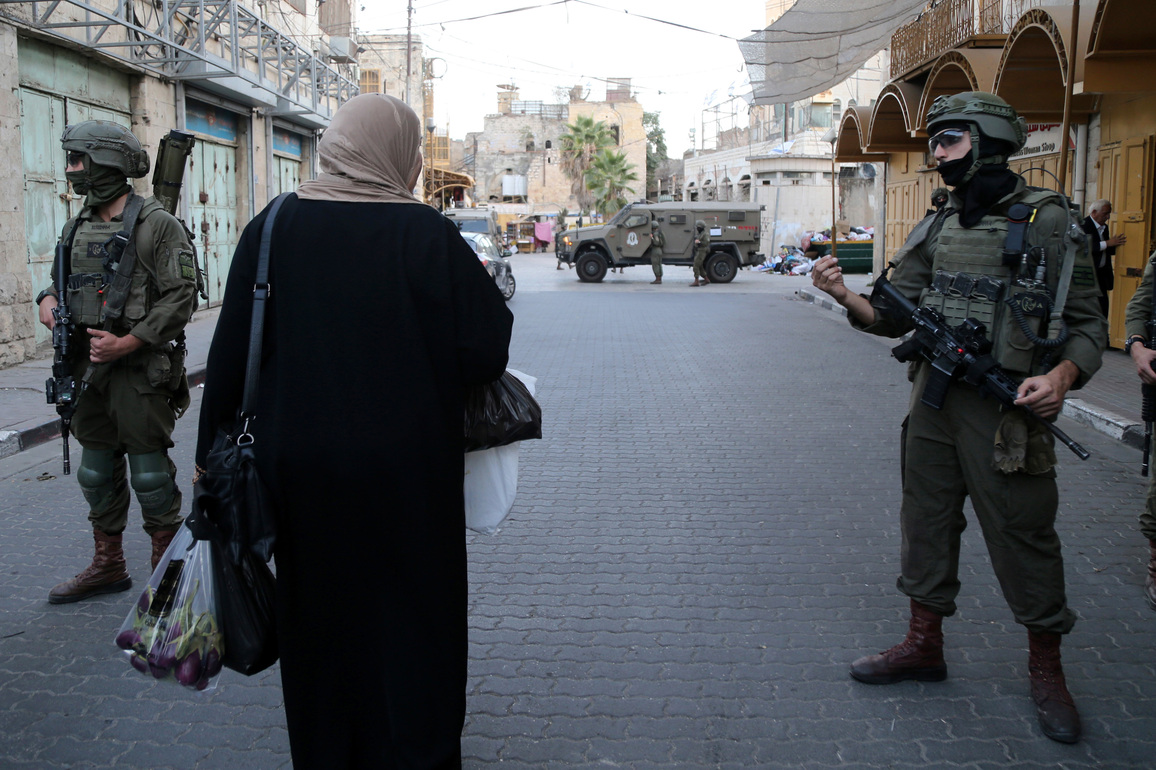 MIDEAST-WEST BANK-HEBRON-MILITARY