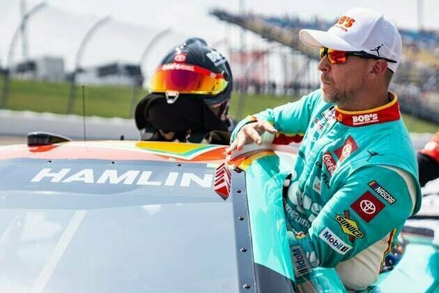 Chase Briscoe wins sixth NASCAR Cup pole of 2025 season at Iowa Speedway