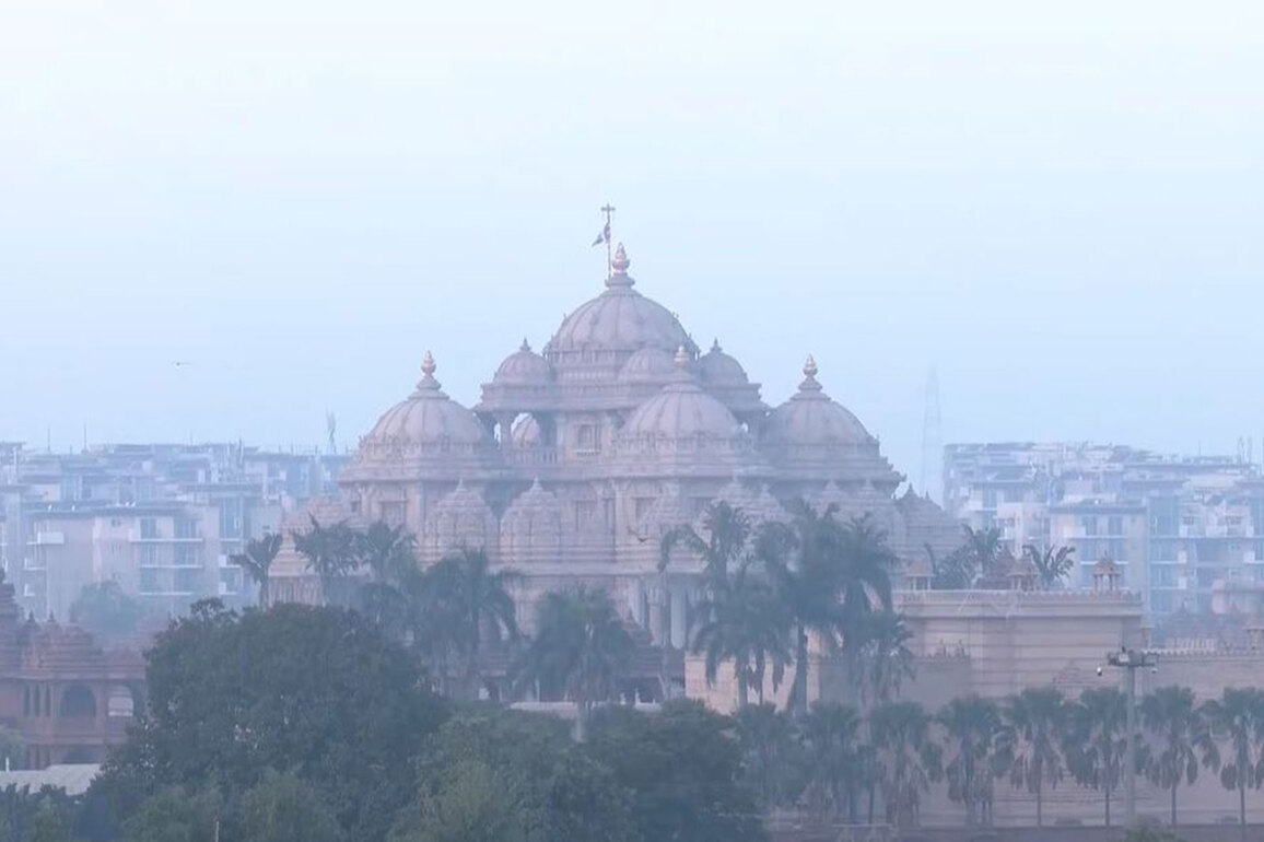 Delhi air quality improves to 150 after rain, AQI in "moderate" category