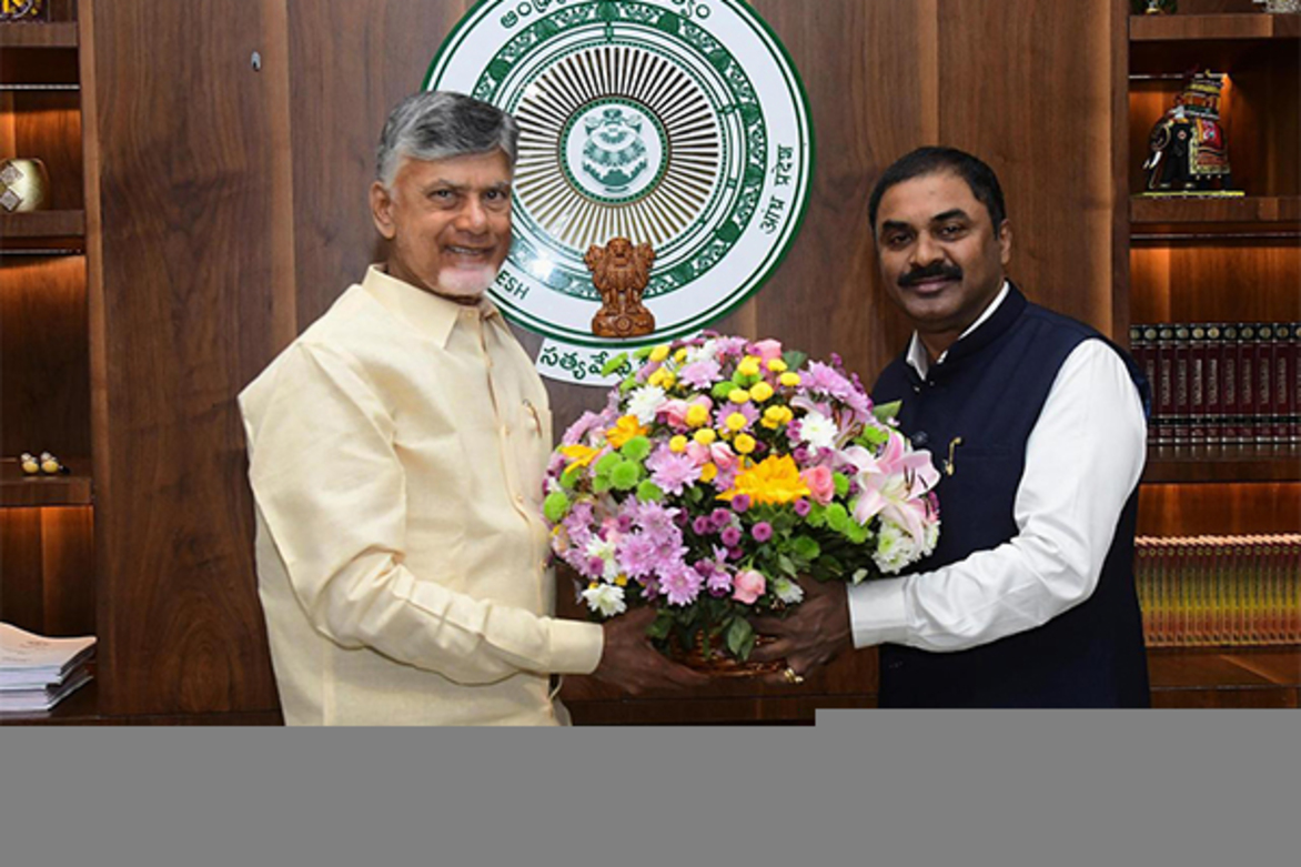 Former DRDO Chairman meets Andhra CM Chandrababu Naidu