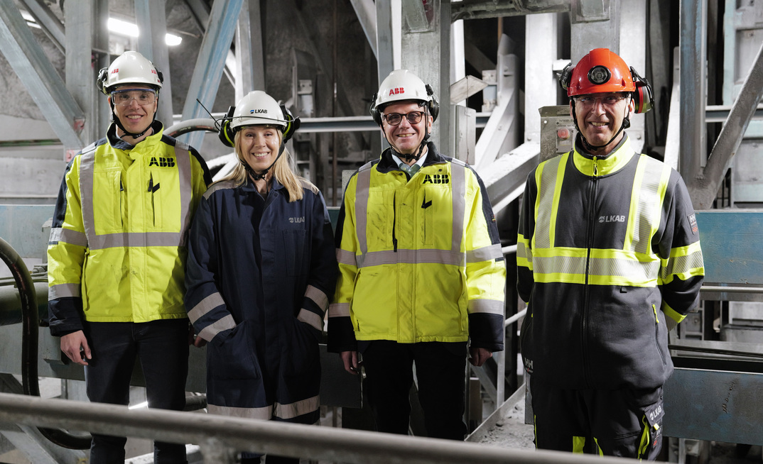 From l-r: Bjorn Jonsson (ABB), Jenny Greberg (LKAB), Peter Terwiesch (ABB), Jan Mostrom (ABB)