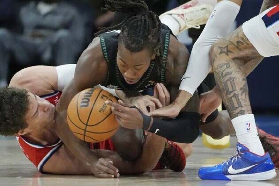 Kawhi Leonard racks up 41 to lead Clippers to runaway win over Wolves