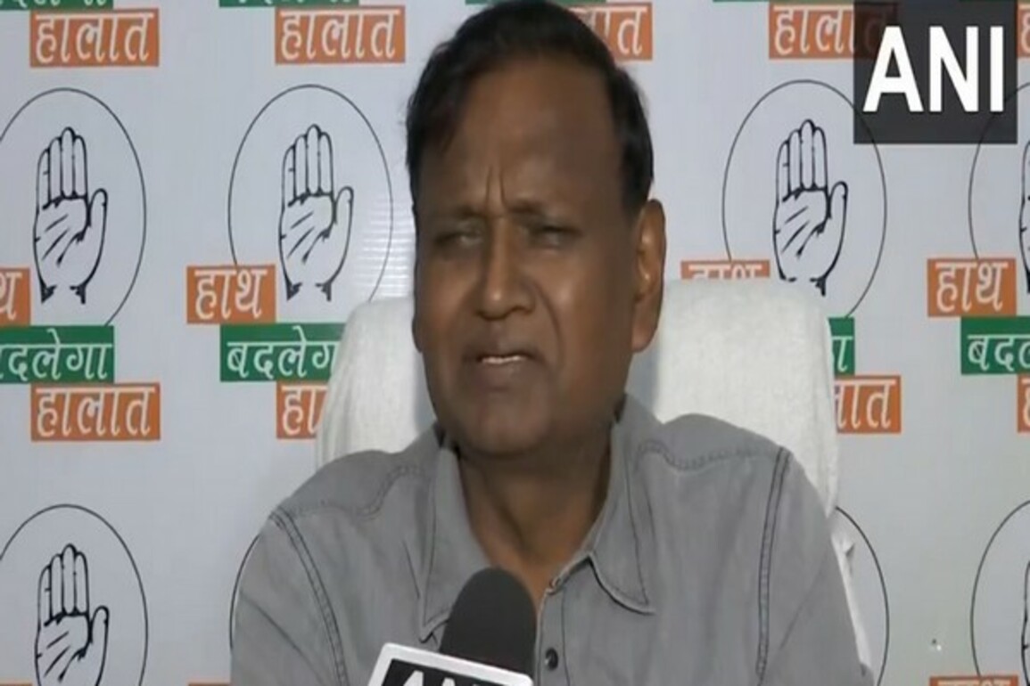 "Is he scared of ED, CBI?" Udit Raj hits out at Sashi Tharoor over Pahalgam remark