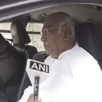 "Country suffering due to govt's foreign policy failure": Mallikarjun Kharge blames govt over gas shortage